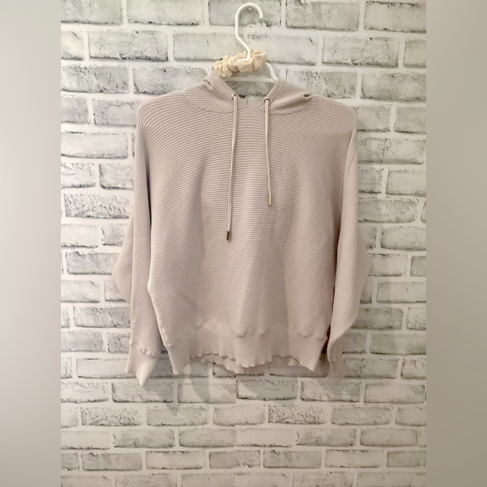 Chelsea and Theodore modern boho hoodie size medium great condition